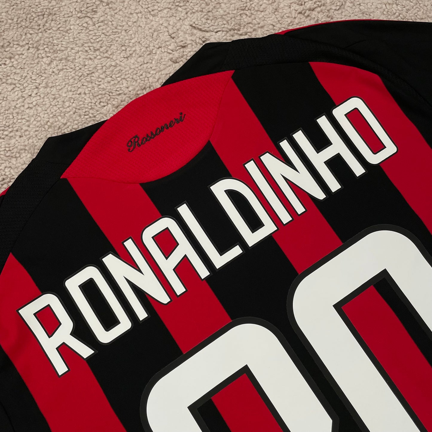 AC Milan 2008/09 home x Ronaldinho #80 (L)