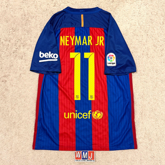 Barcelona 2016/17 home x Messi #10 (M) *very tiny holes