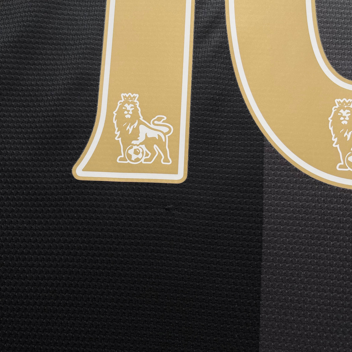 Manchester City 2013/14 away x Sergio Kun Agüero #16 (L)