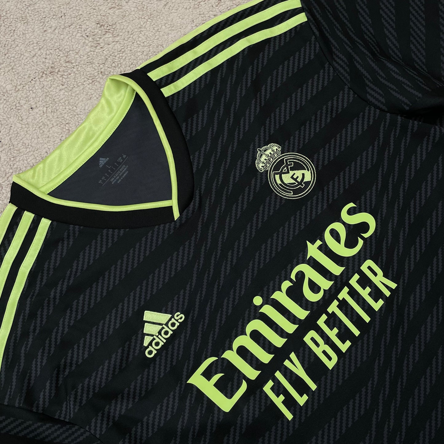 Real Madrid 2022/23 third x Toni Kroos #8 (L)