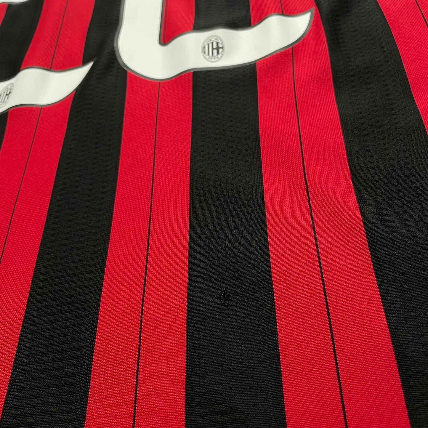 AC Milan 2013/14 home x Kaka' #22 (L) *has some tiny holes