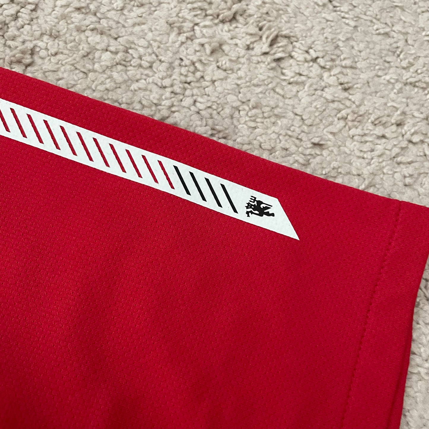 Manchester United 2010/11 home x Chicharito Hernandez #14 (L)