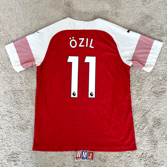 Arsenal 2018/19 home x Mesut Özil #11 (L)