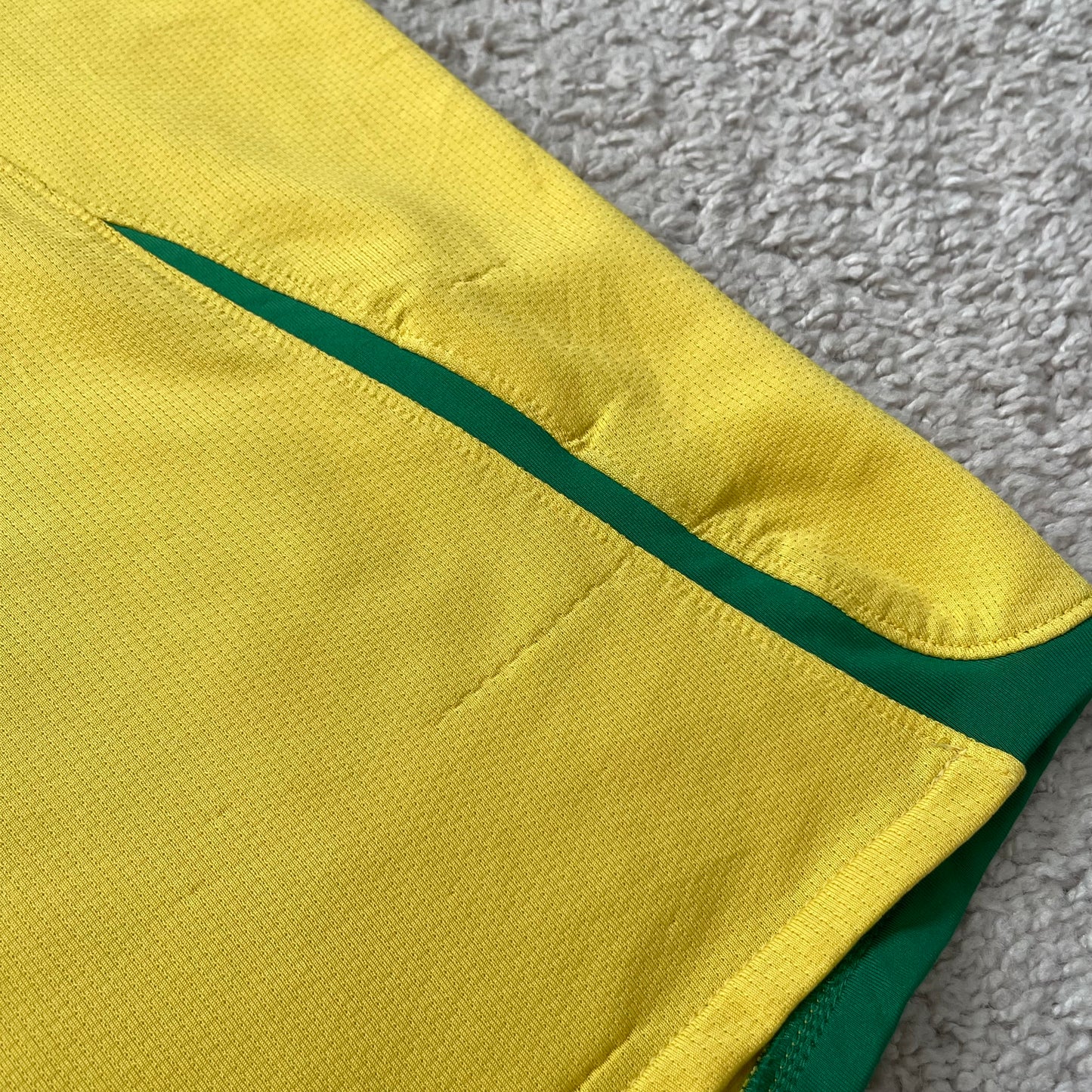 Brazil 2008/2009/2010 home x Ronaldinho #10 (XL) *has some tiny holes