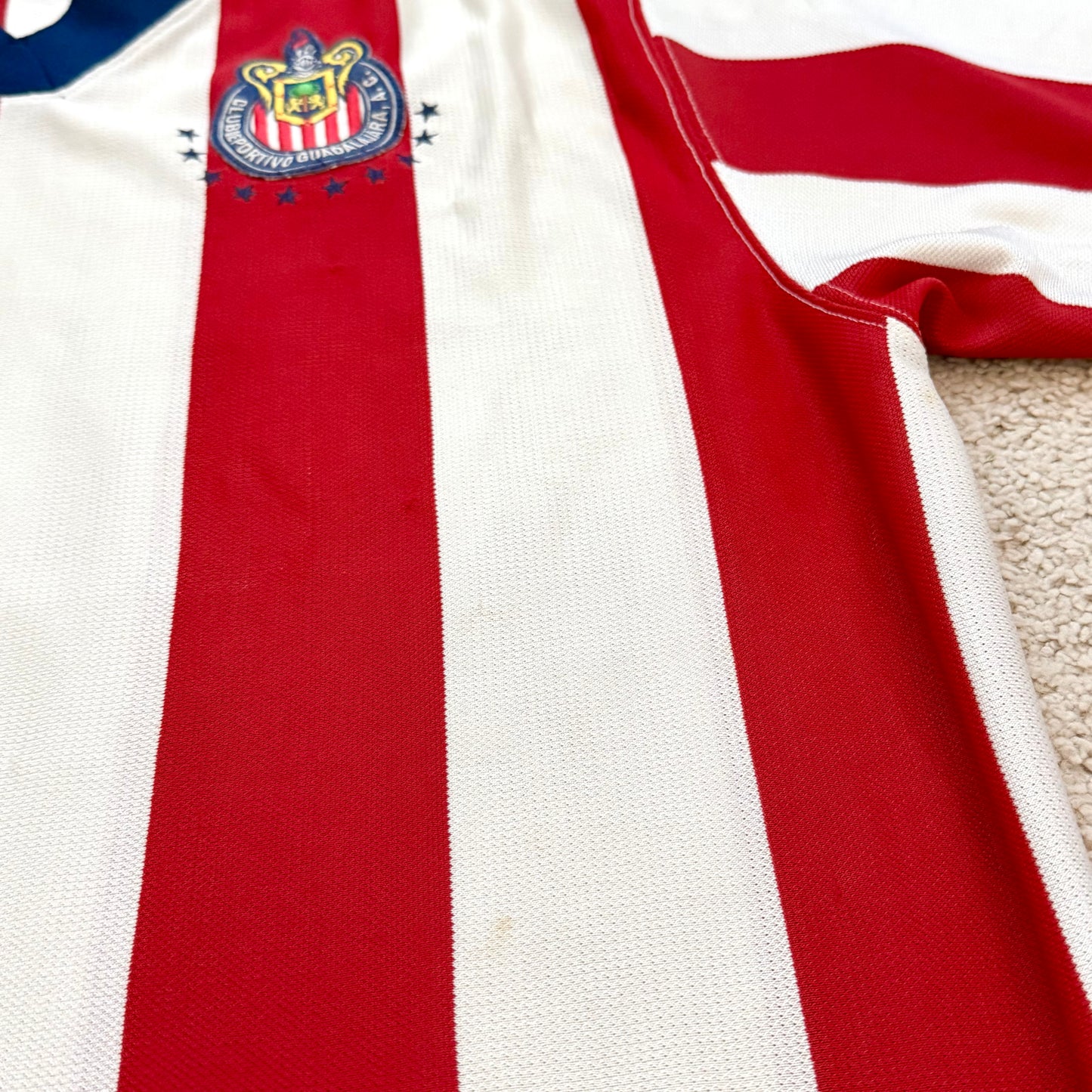 Chivas de Guadalajara 1997 home (L, runs big)
