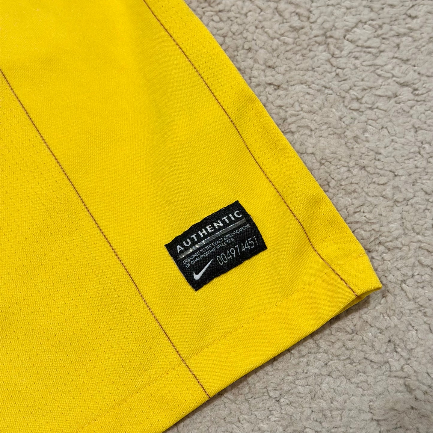 Arsenal 2010/11 away x Carlos Vela #11 (L)