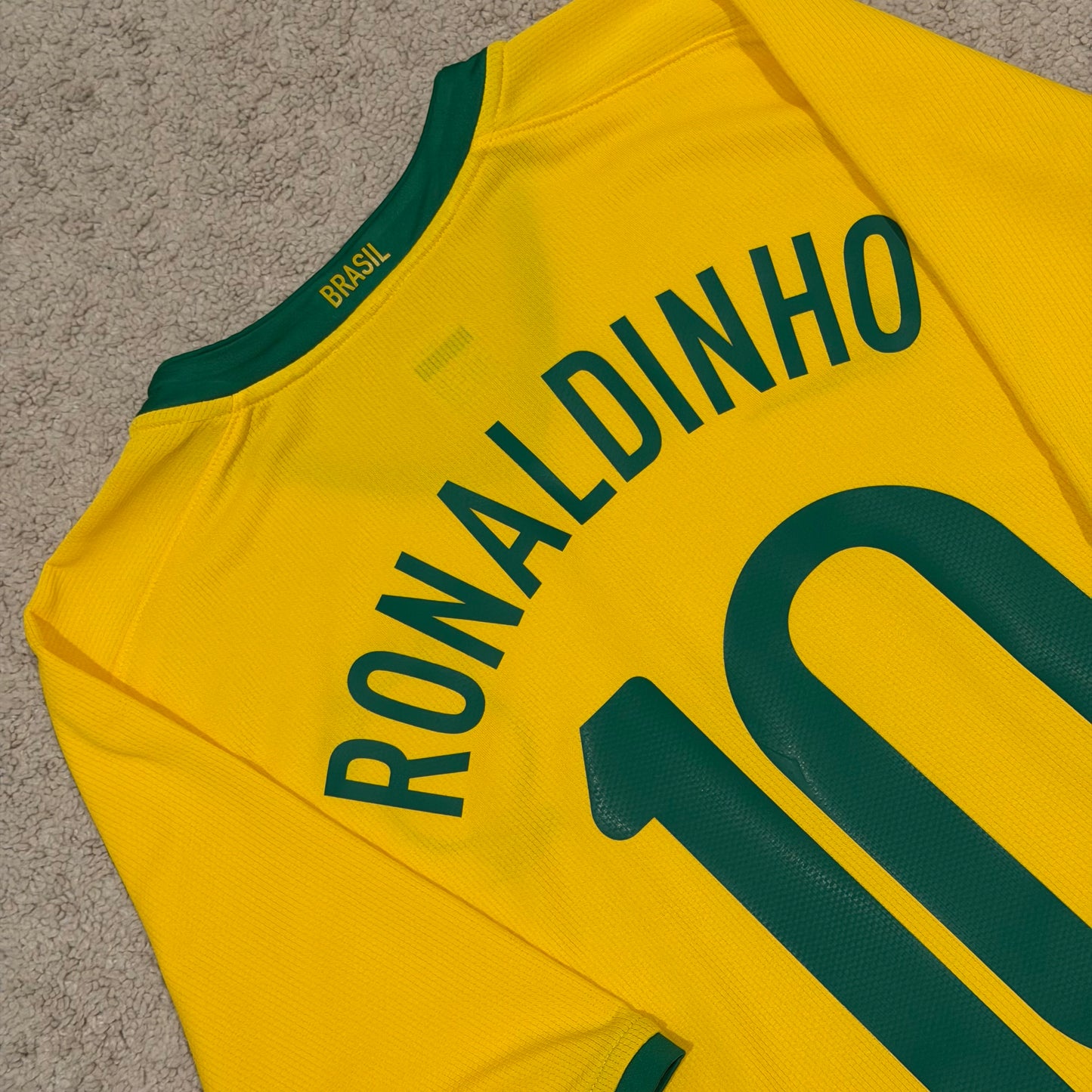 Brazil 2008/2009/2010 home x Ronaldinho #10 (L)