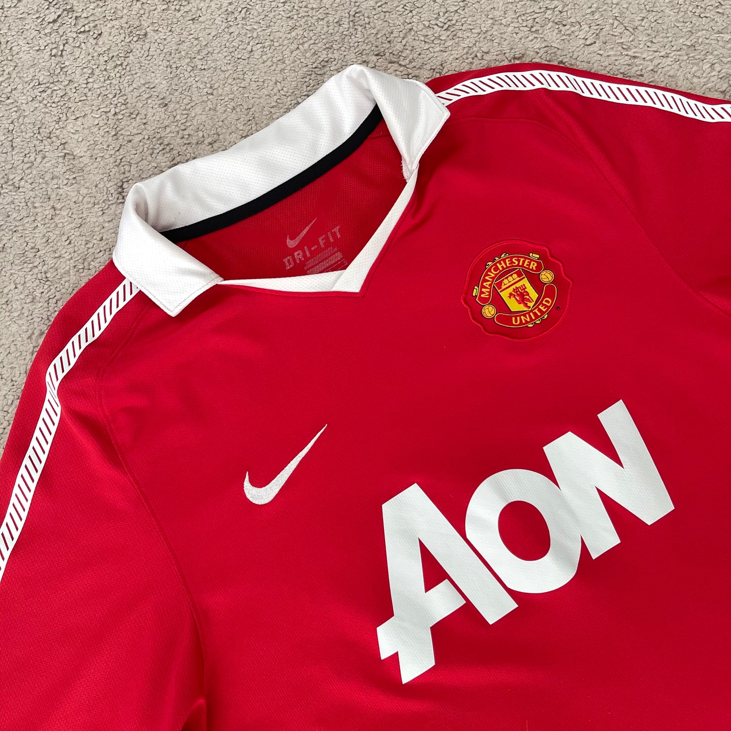 Manchester United 2010/11 home x Chicharito Hernandez #14 (L)