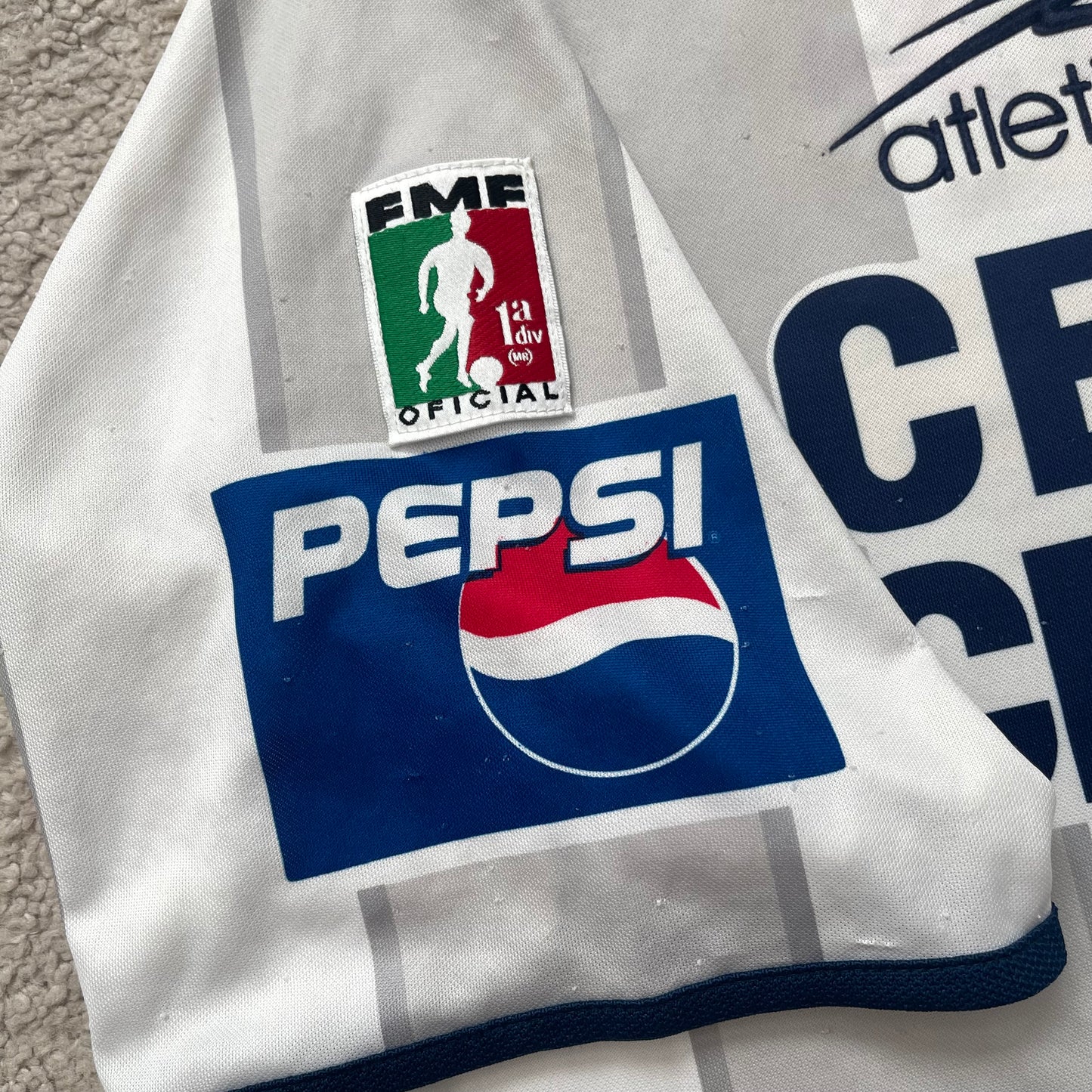 Pachuca 2001/02 away (L)