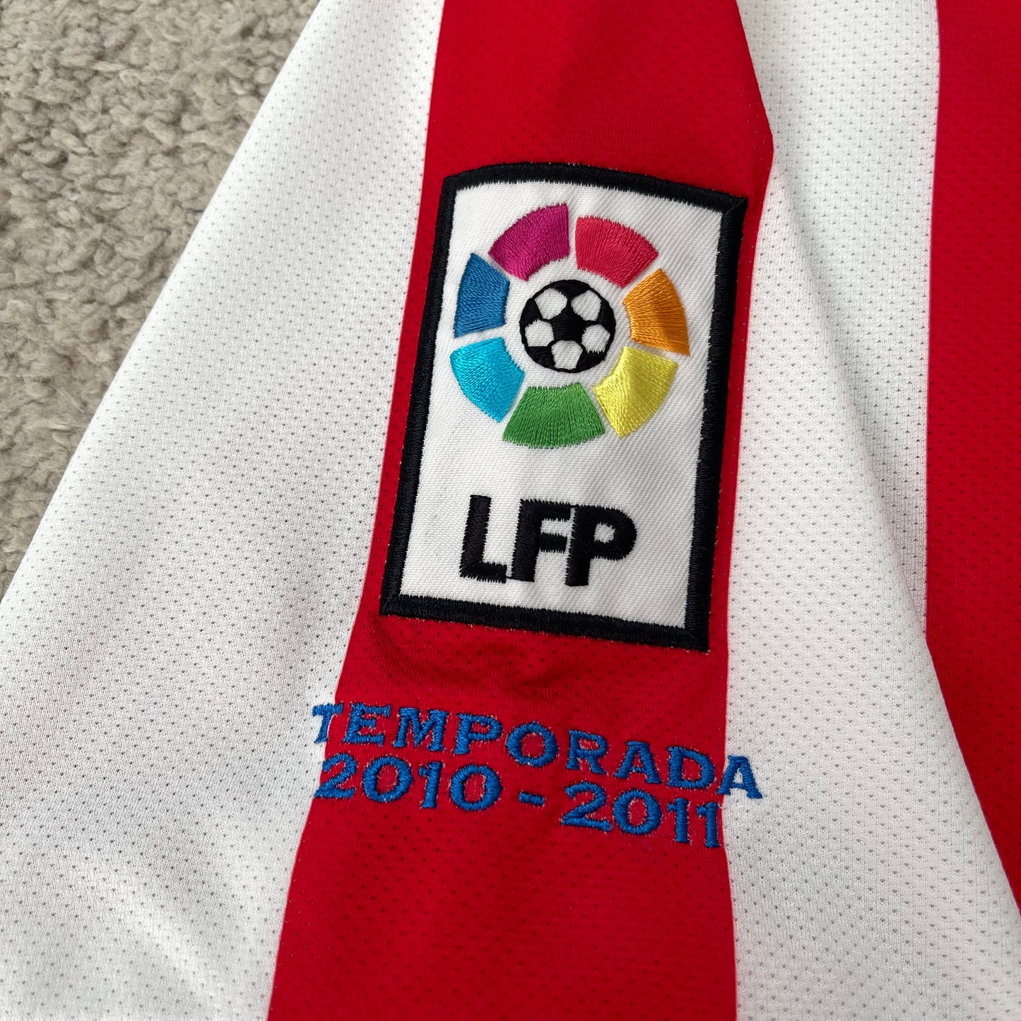 Atletico Madrid 2010/11 home x Sergio 'Kun' Agüero #10 (M)