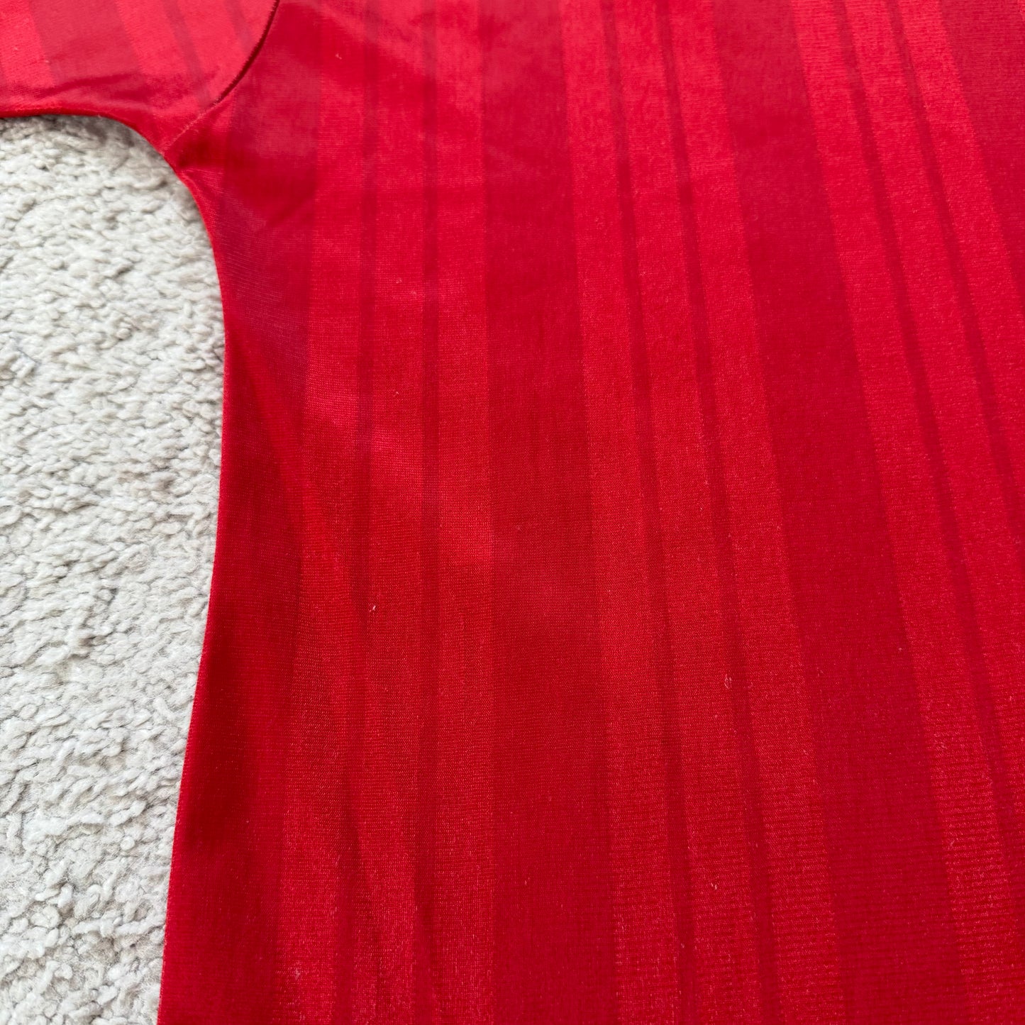 Spain 1994 World Cup home (M) *tiny holes on right sleeve