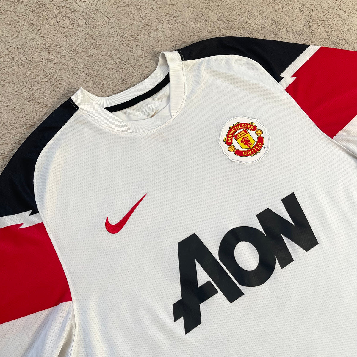 Manchester United 2010/11 away x Chicharito Hernandez #14 (L)