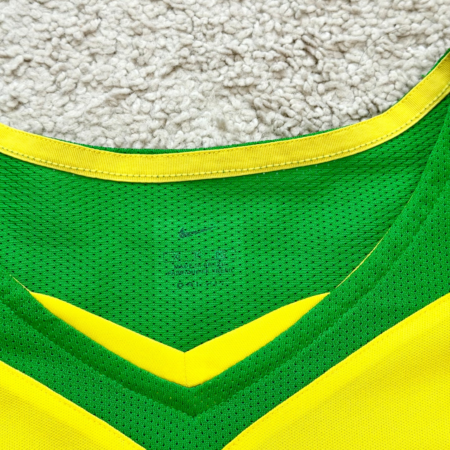Brazil 2004/05 home x Ronaldinho #10 (XL)