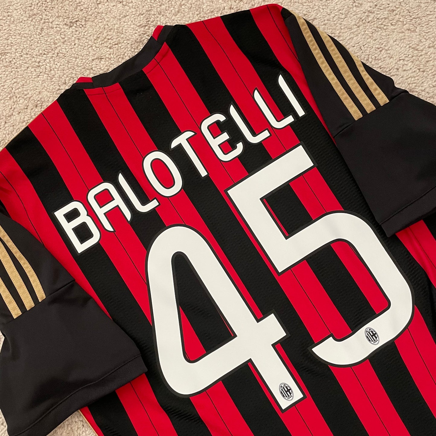 AC Milan 2013/14 home x Mario Balotelli #45 (M)