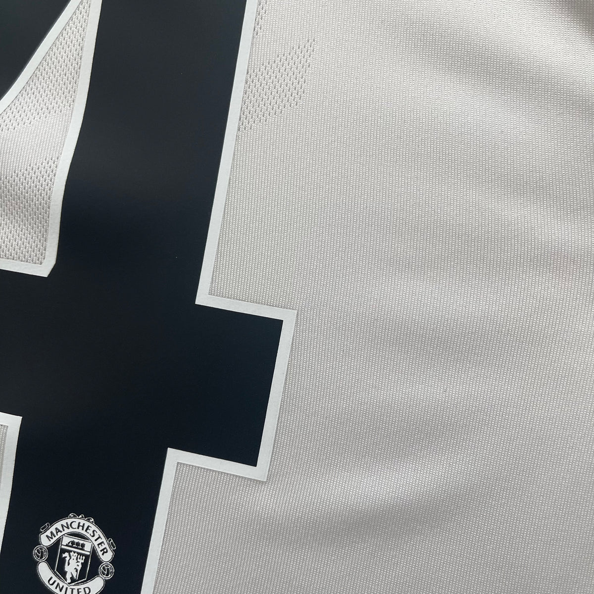 Manchester United 2010/11 away x Chicharito #14 (M)