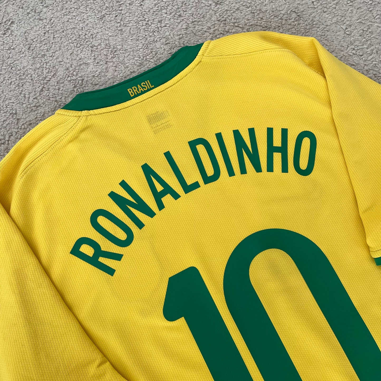 Brazil 2008/2009/2010 home x Ronaldinho #10 (L)