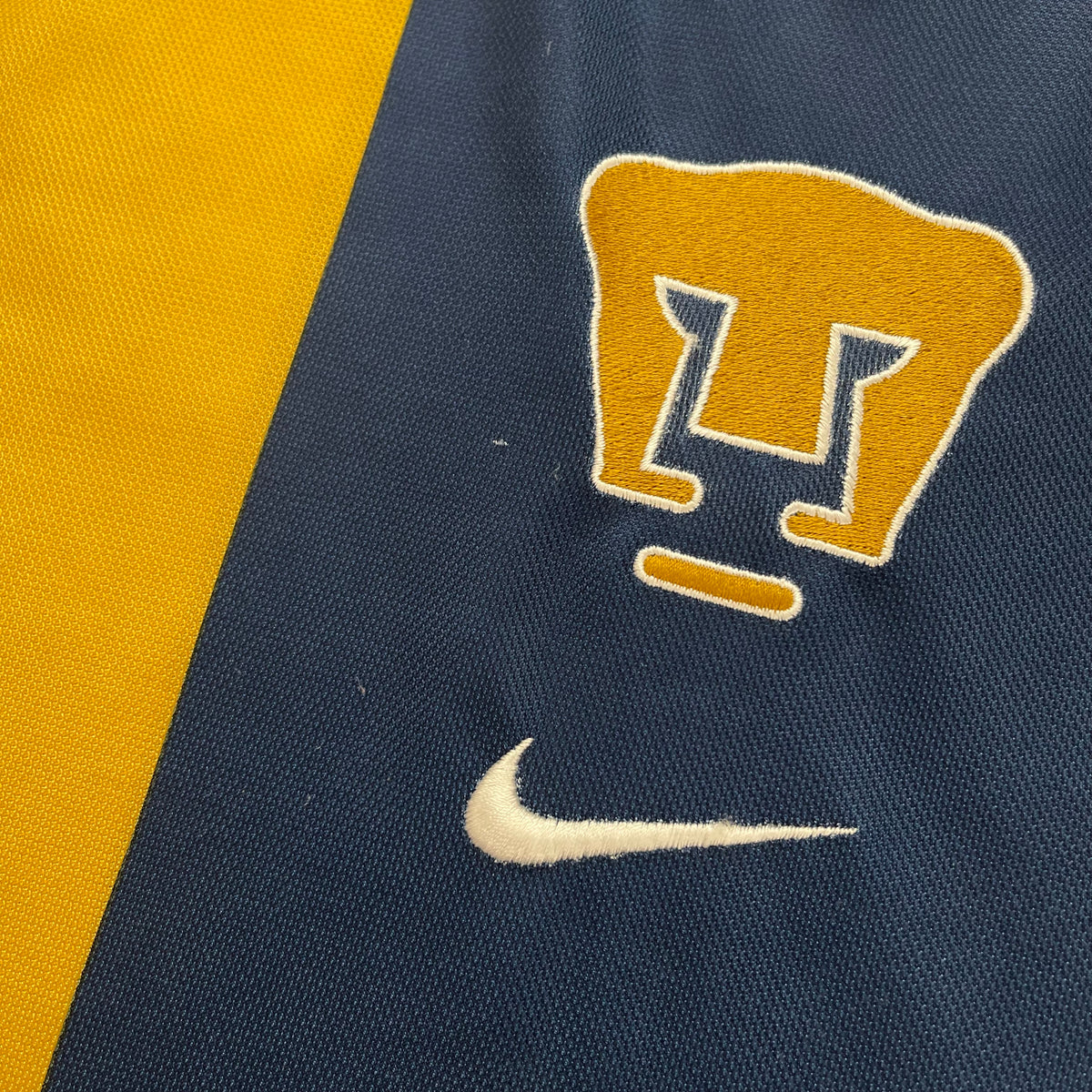 Pumas UNAM 2000/01 home (M)