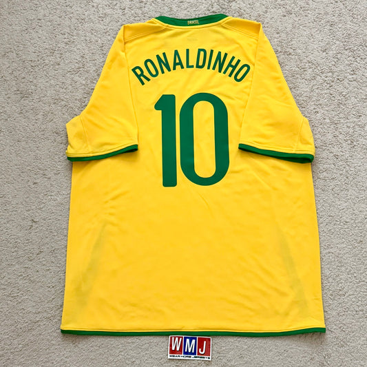Brazil 2008/2009/2010 home x Ronaldinho #10 (XL)