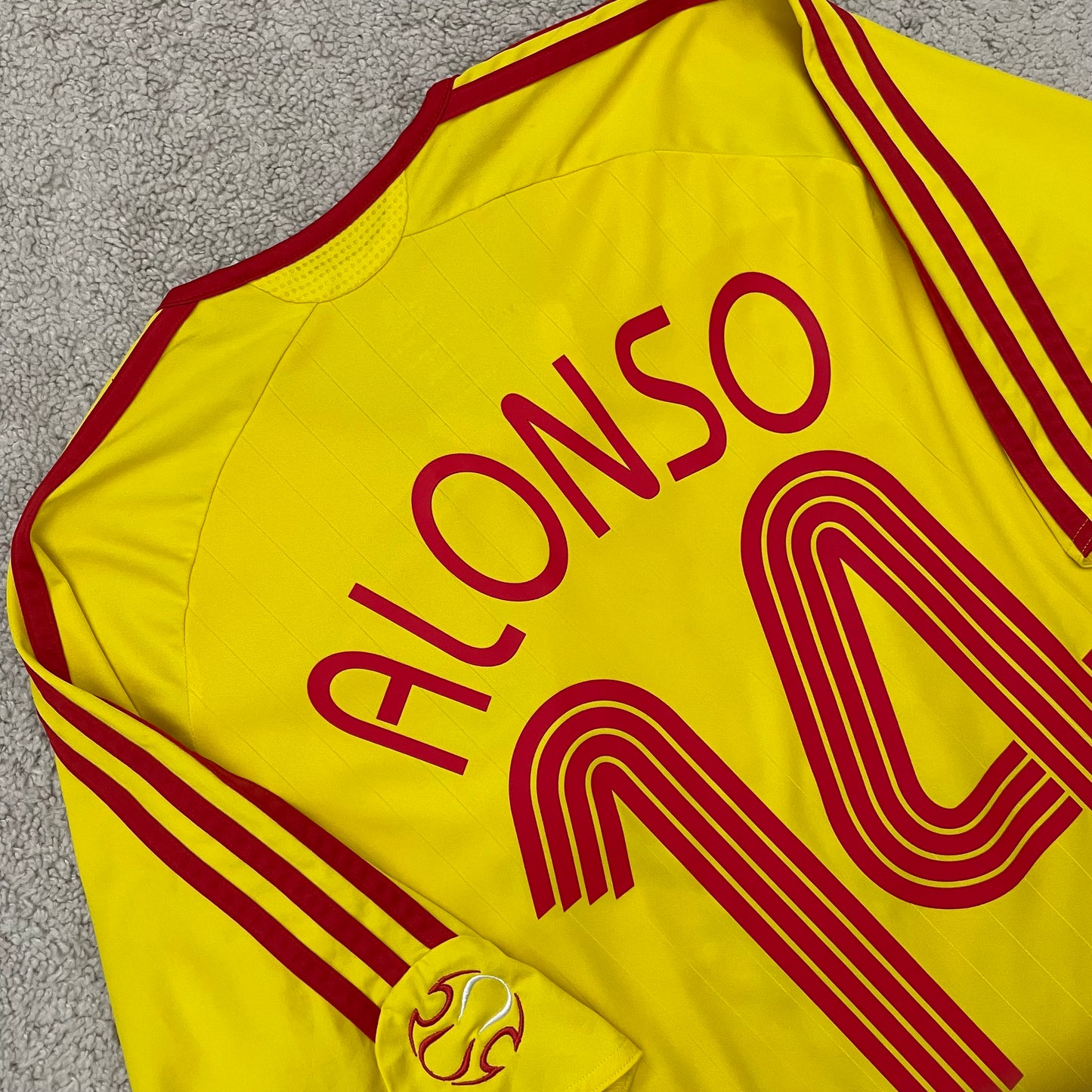 Liverpool 2006/07 away x Xabi Alonso #14 (L)