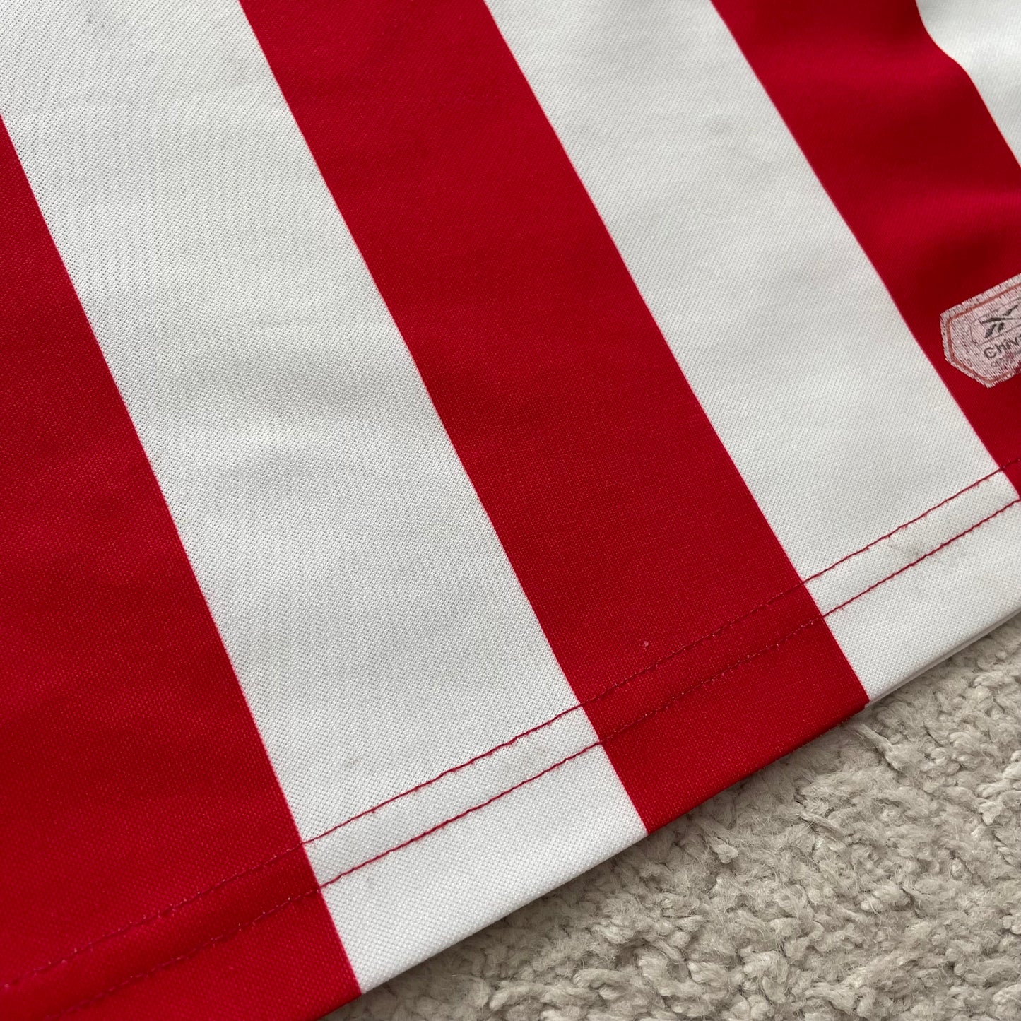 Chivas de Guadalajara 2004/05 home x Bofo Bautista #7 (M, runs big)