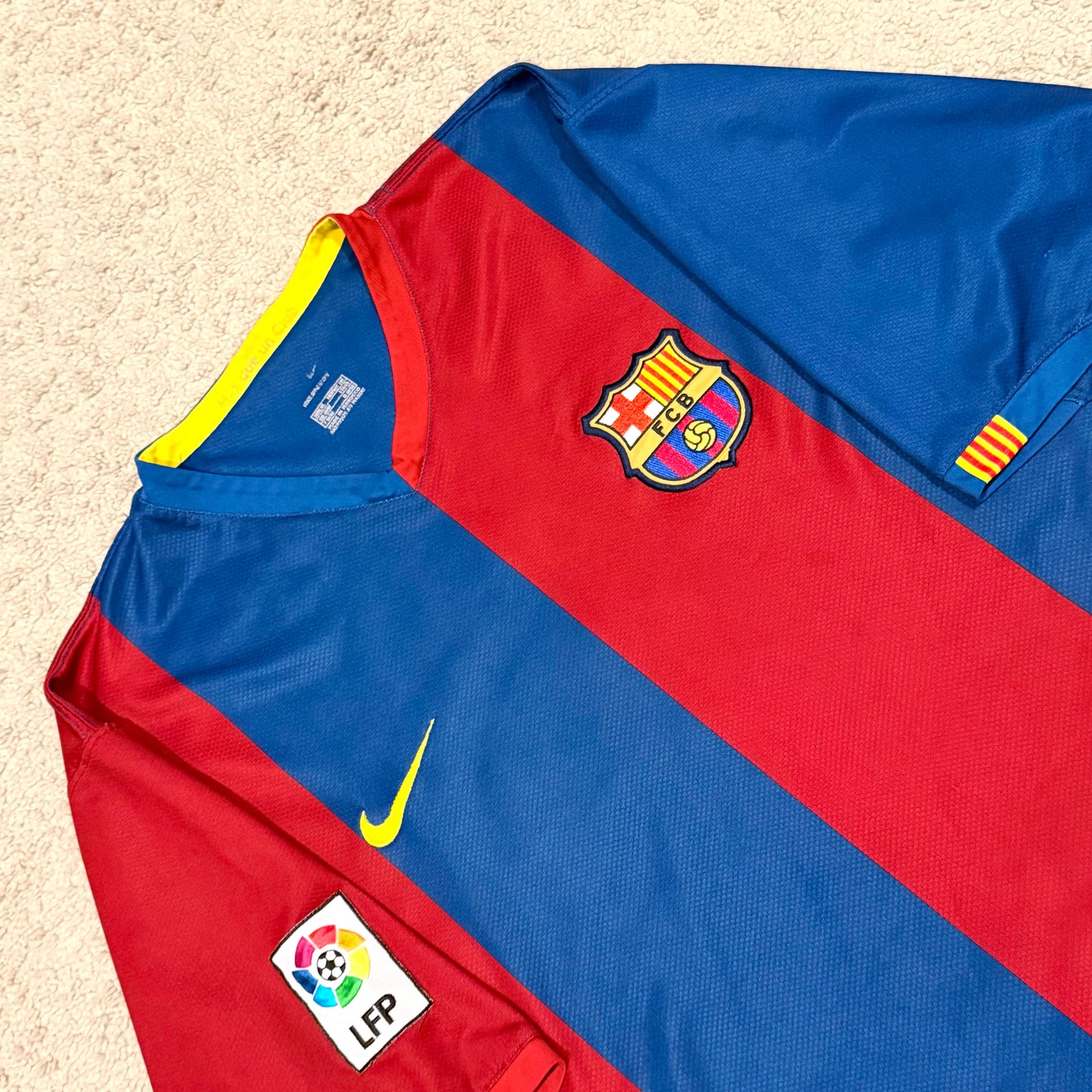 Barcelona 2006/07 home x Ronaldinho #10 (XL)