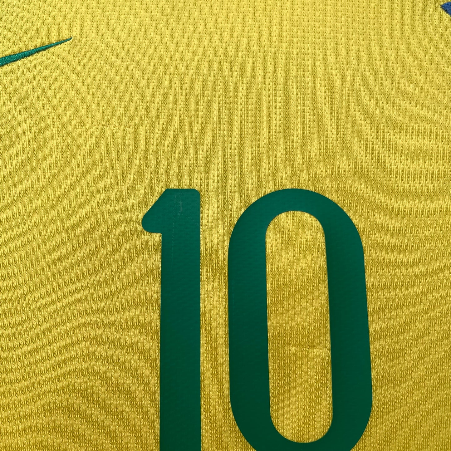 Brazil 2008/2009/2010 home x Ronaldinho #10 (XL) *has some tiny holes