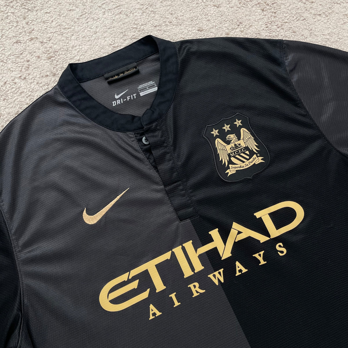 Manchester City 2013/14 away x Sergio Kun Agüero #16 (L)