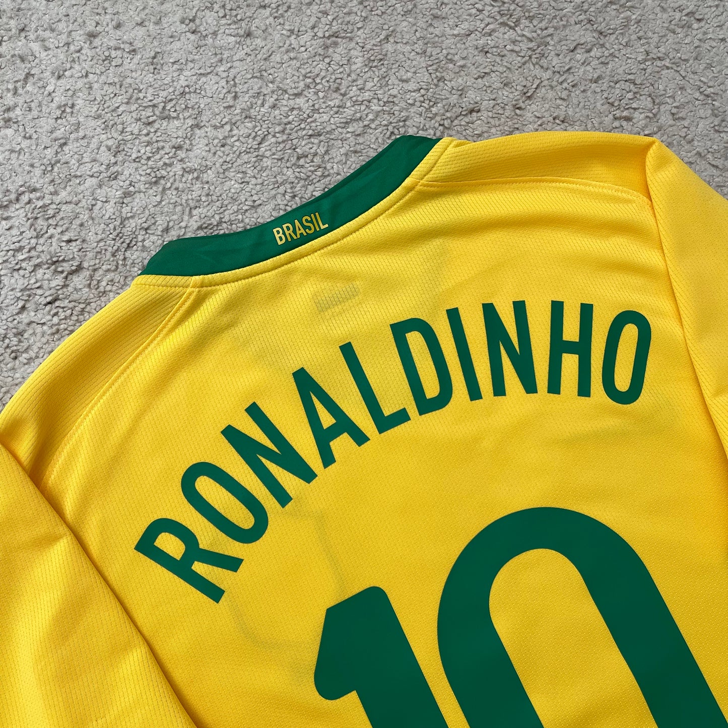 Brazil 2008/2009/2010 home x Ronaldinho #10 (M)