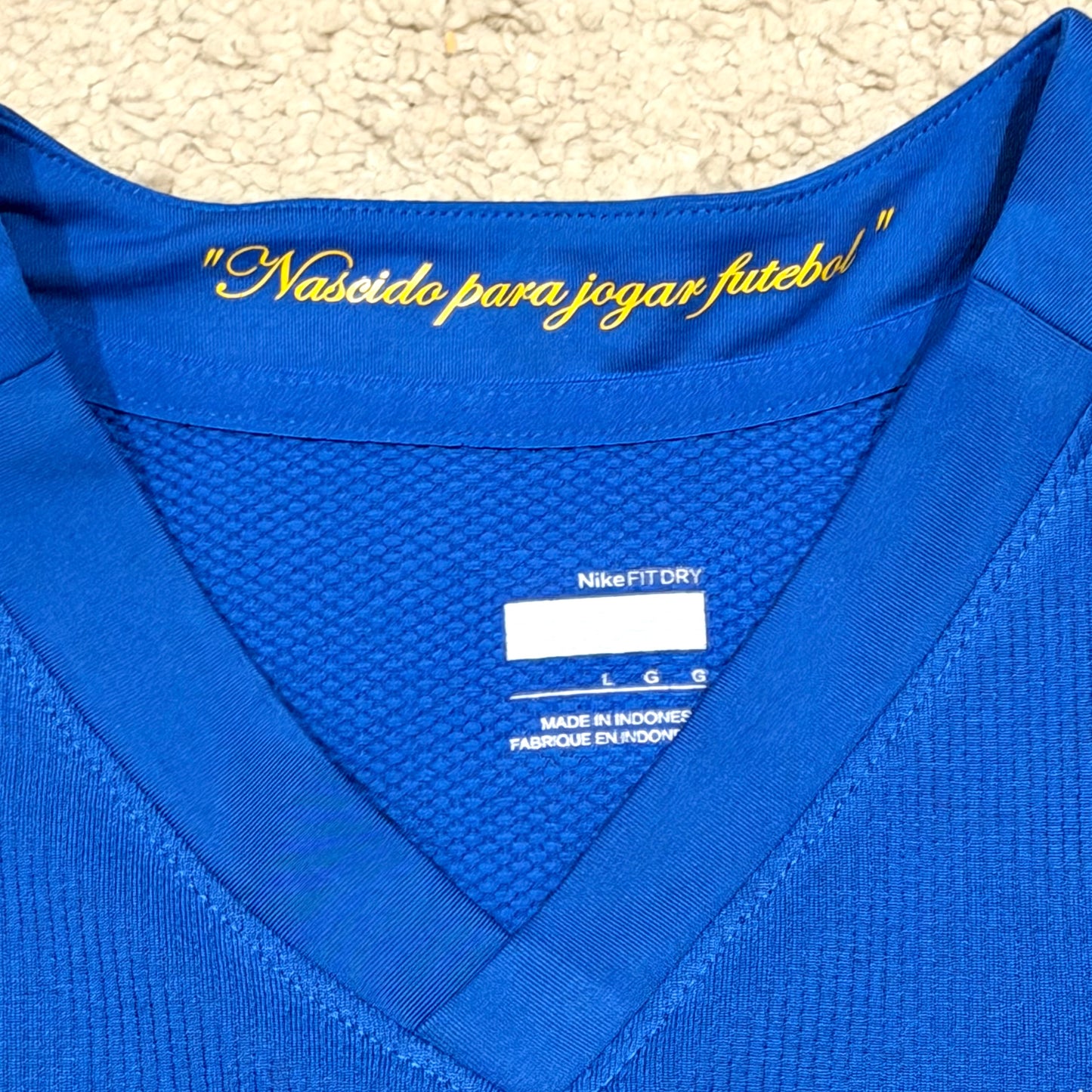 Brazil 2008/2009/2010 away x Ronaldinho #10 (L) *has a very tiny hole in front