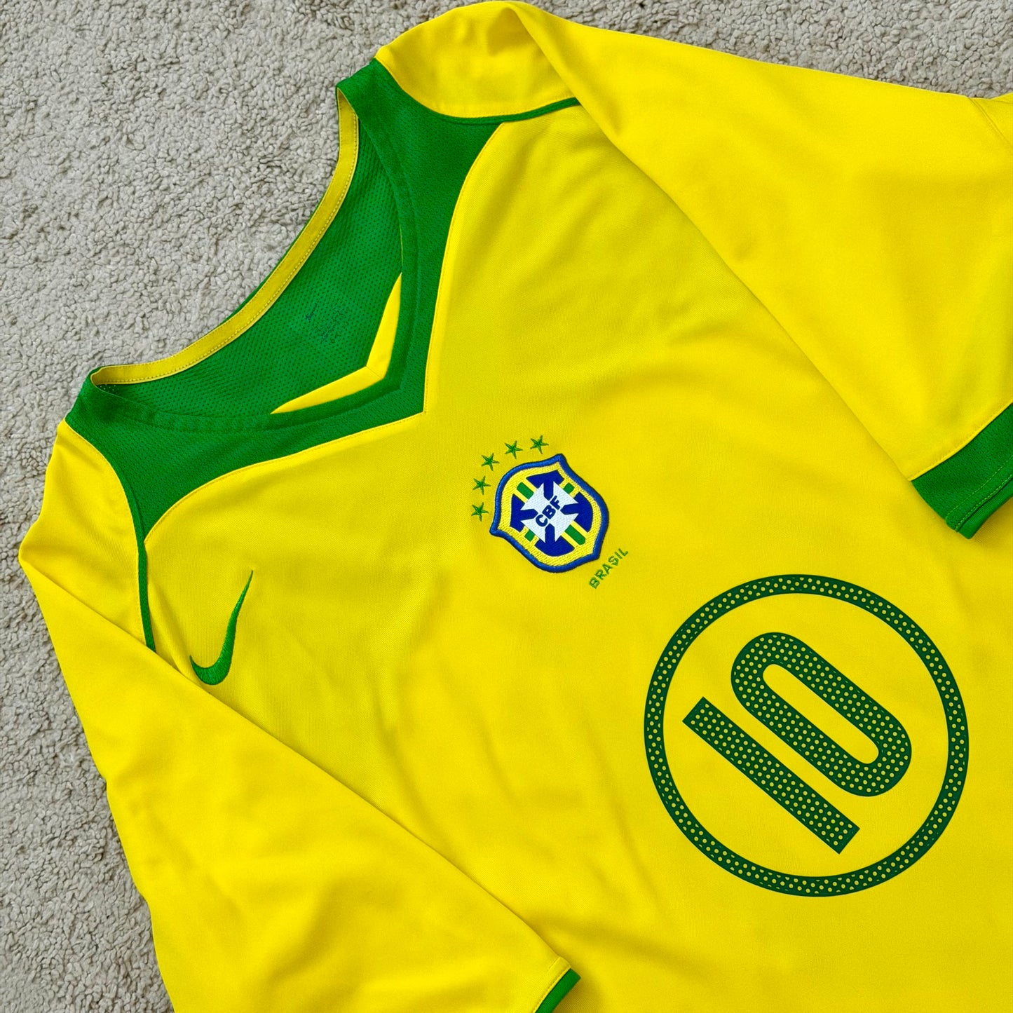 Brazil 2004/05 home x Ronaldinho #10 (XL)