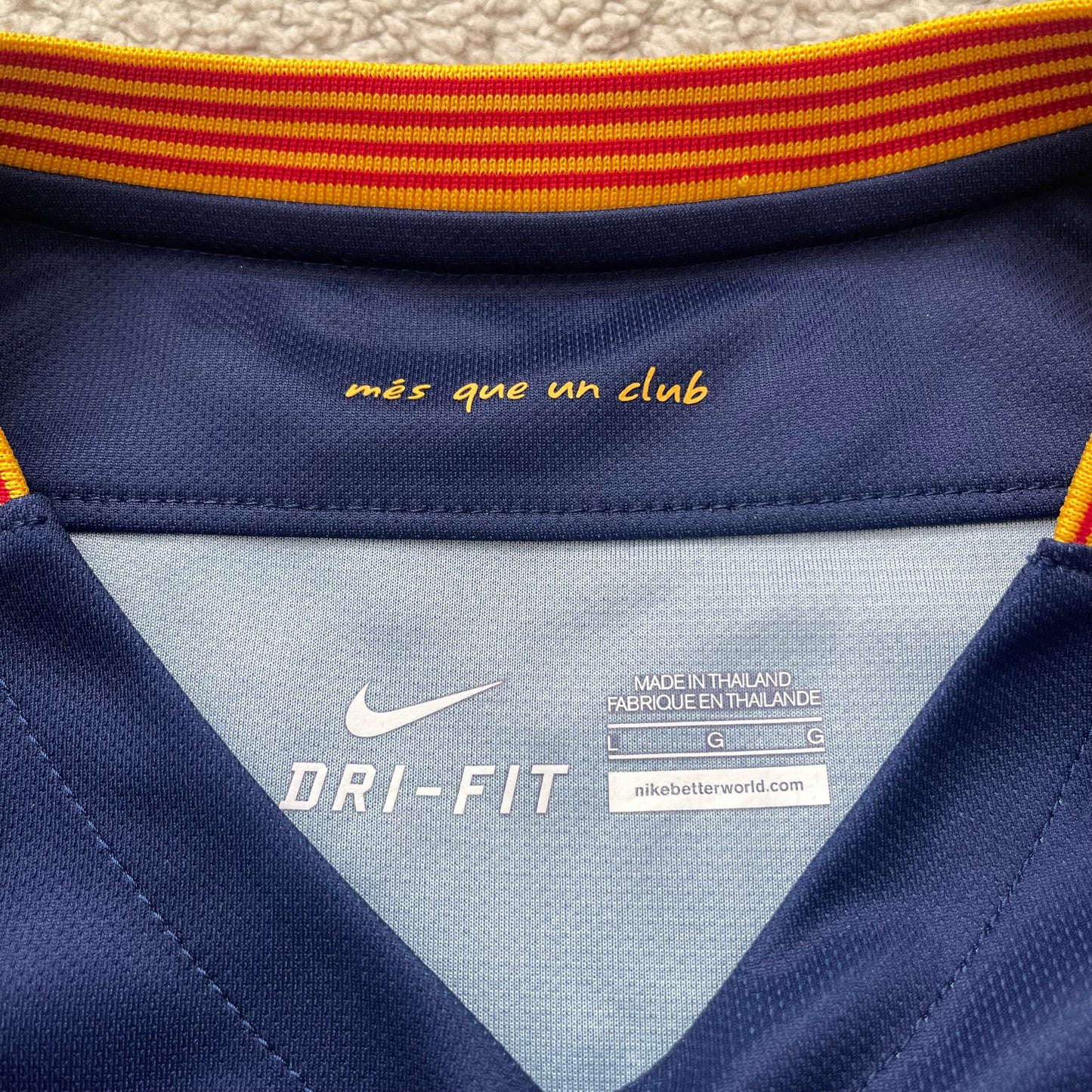 Barcelona 2015/16 home x Sergio Busquets #5 (L)