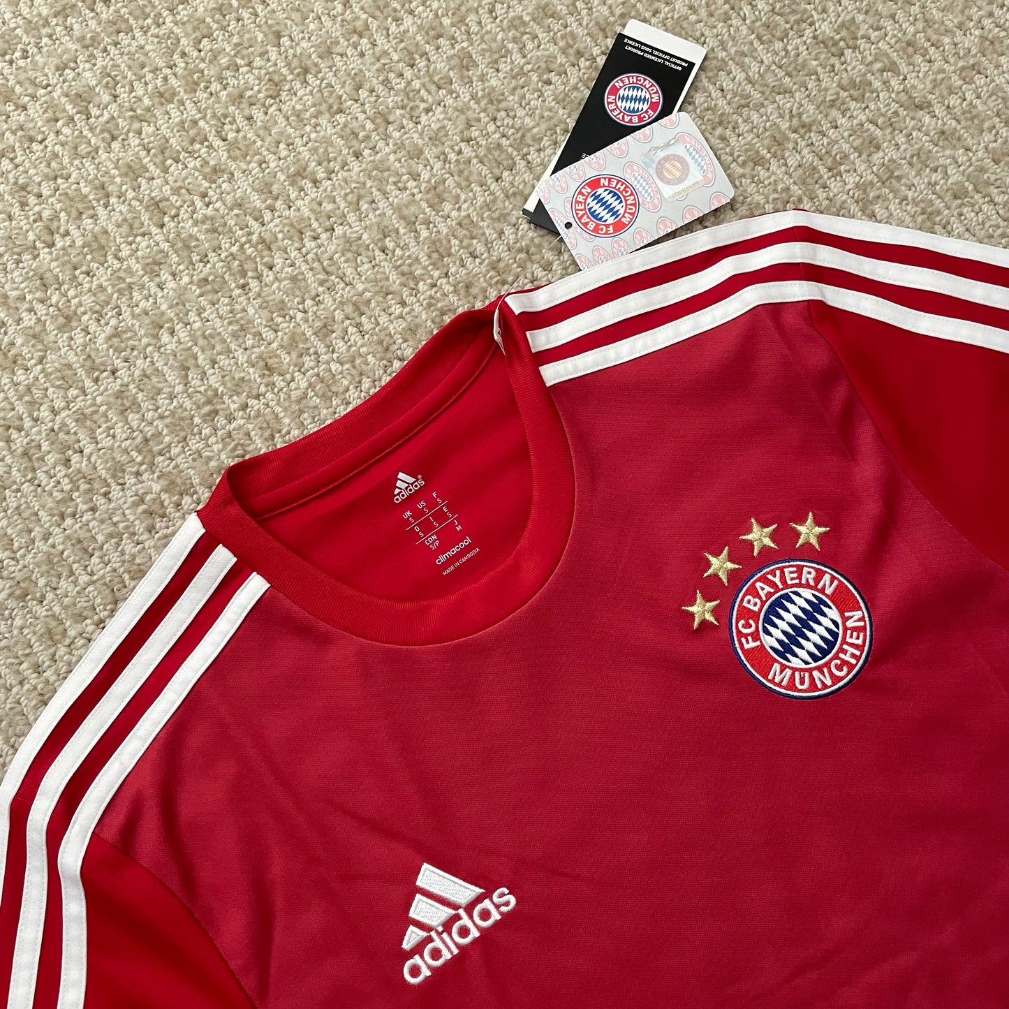 Bayern Munich 2015/16 Pre-Match (S) *BRAND NEW WITH TAGS