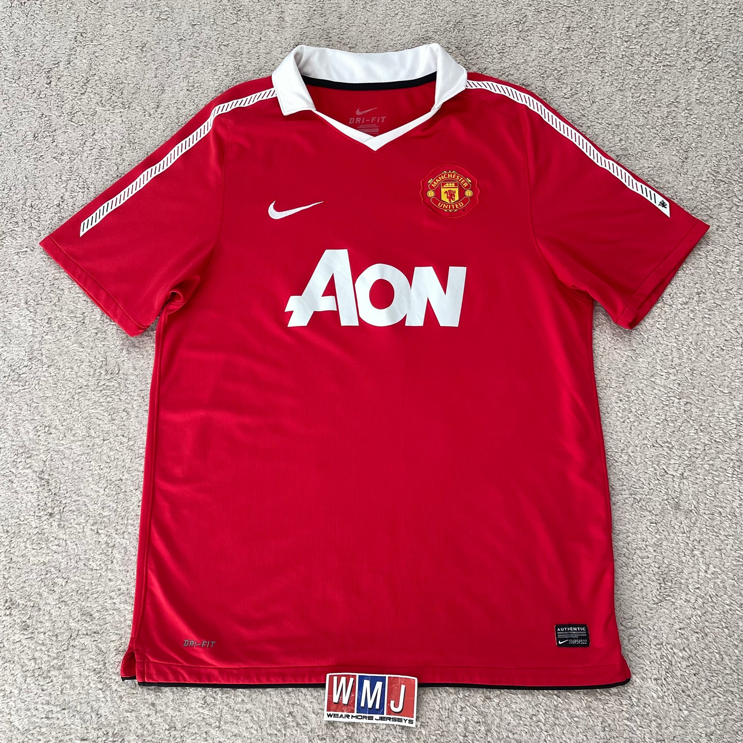 Manchester United 2010/11 home x Chicharito Hernandez #14 (L)