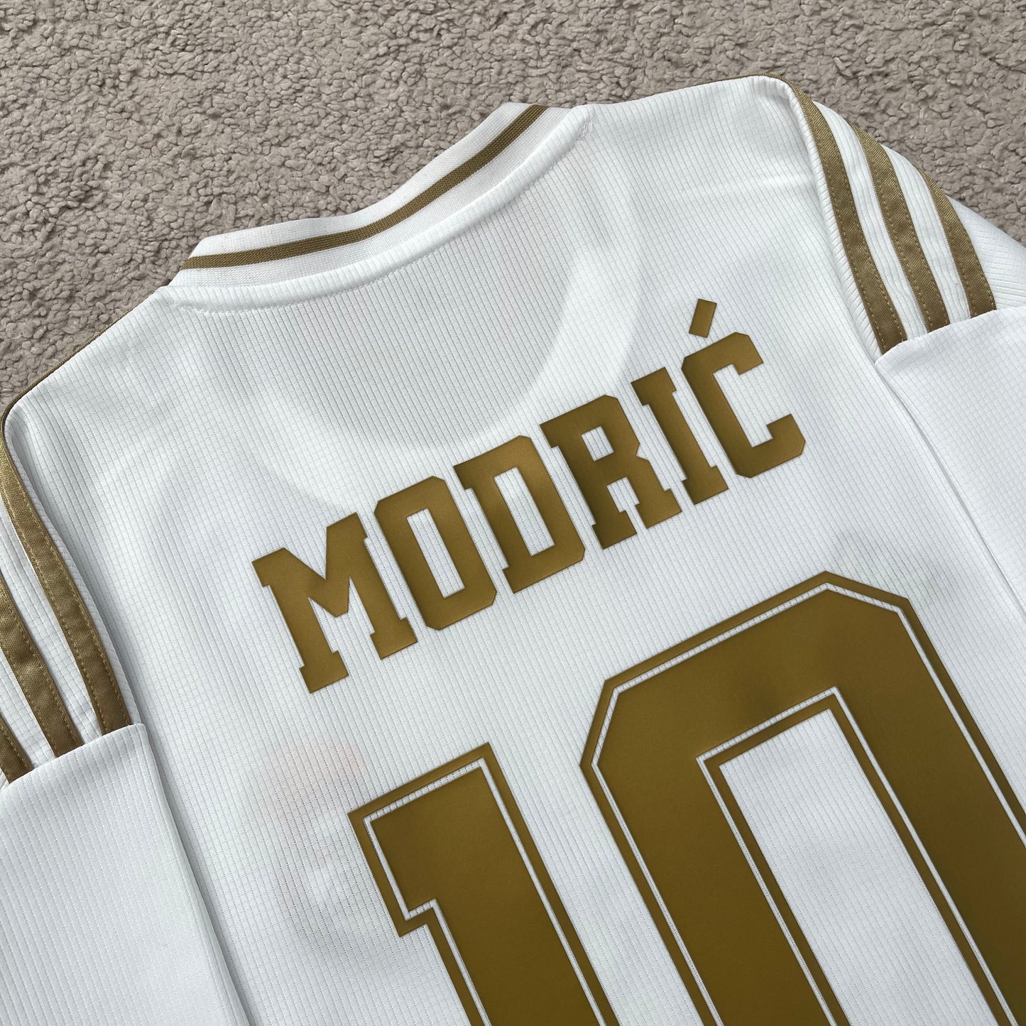 Real Madrid 2019/20 home x Luka Modrić #10 (L)