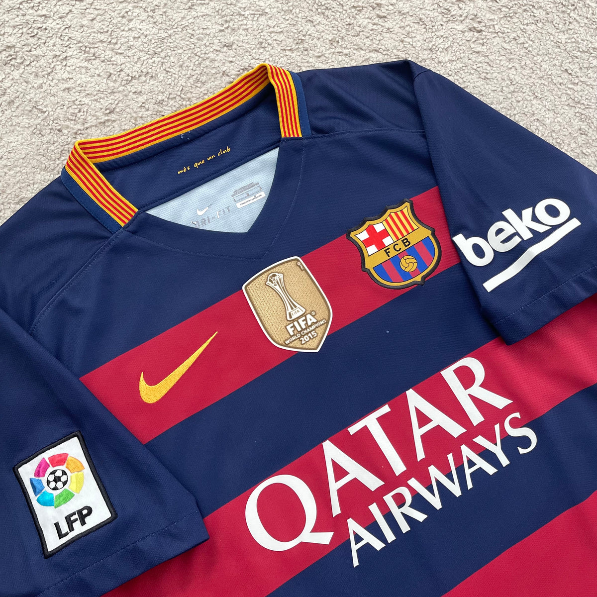 Barcelona 2015/16 home x Luis Suarez #9 (L)