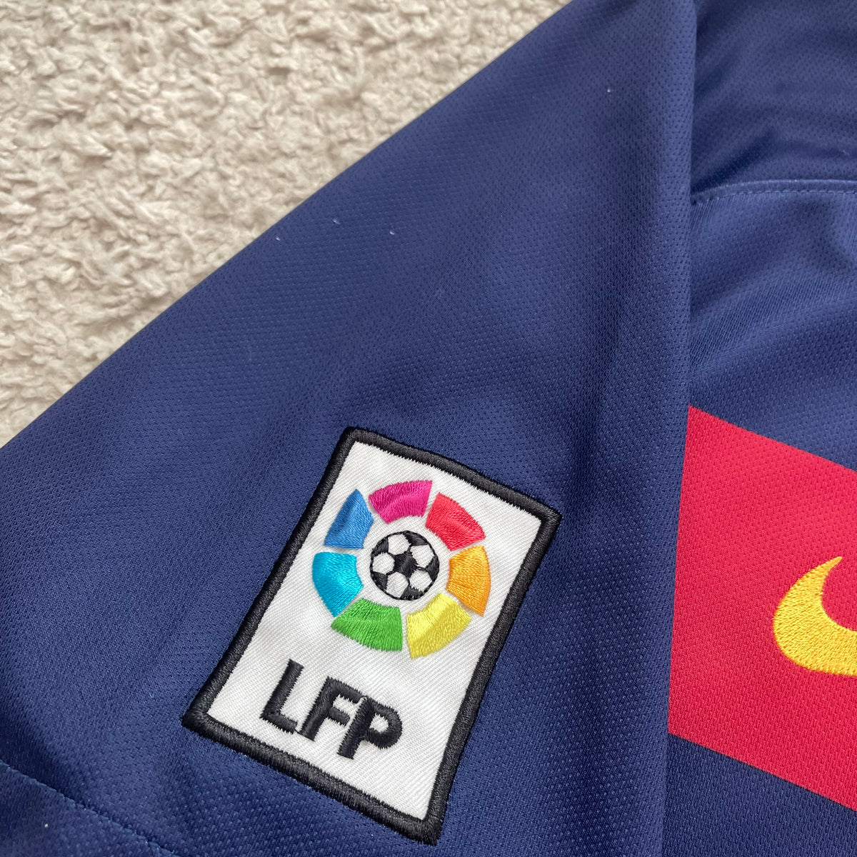Barcelona 2015/16 home x Luis Suarez #9 (L)