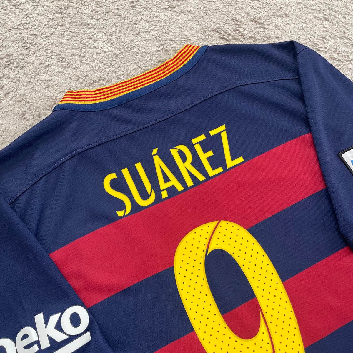 Barcelona 2015/16 home x Luis Suarez #9 (L)